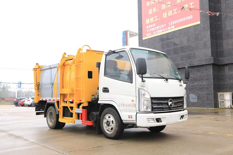 凱馬5方側(cè)掛壓縮垃圾車