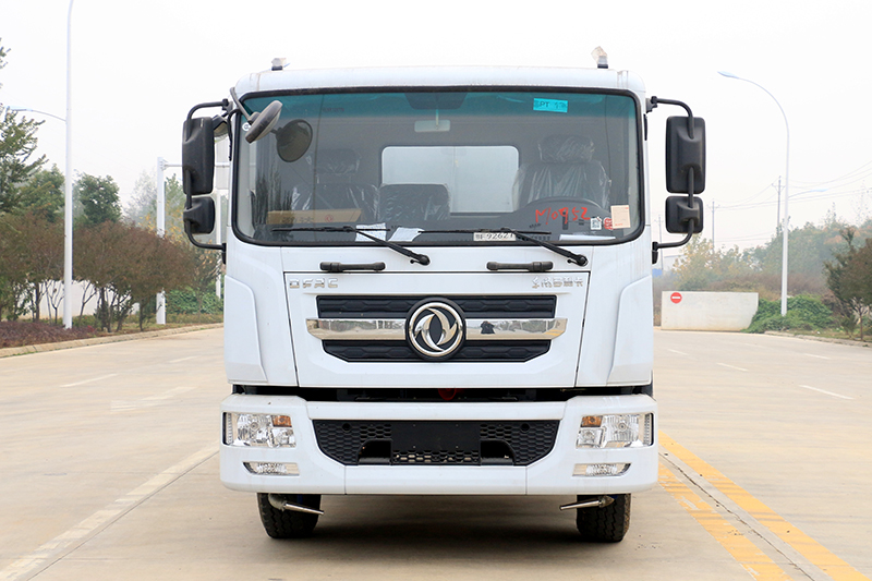 東風(fēng)D9 12噸/14噸灑水車