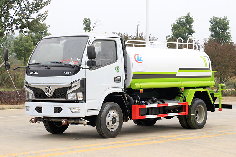 東風(fēng)小福瑞卡 5噸 灑水車