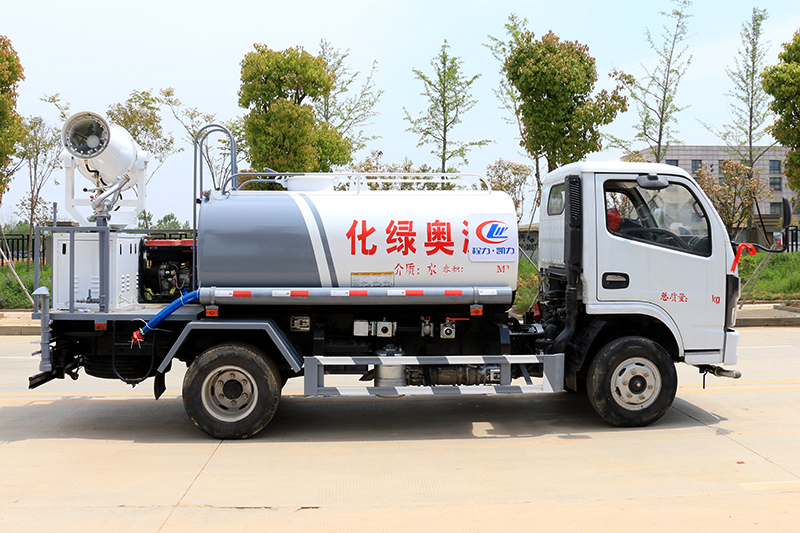 國六東風(fēng)小福瑞卡 藍(lán)牌 5噸 噴霧車