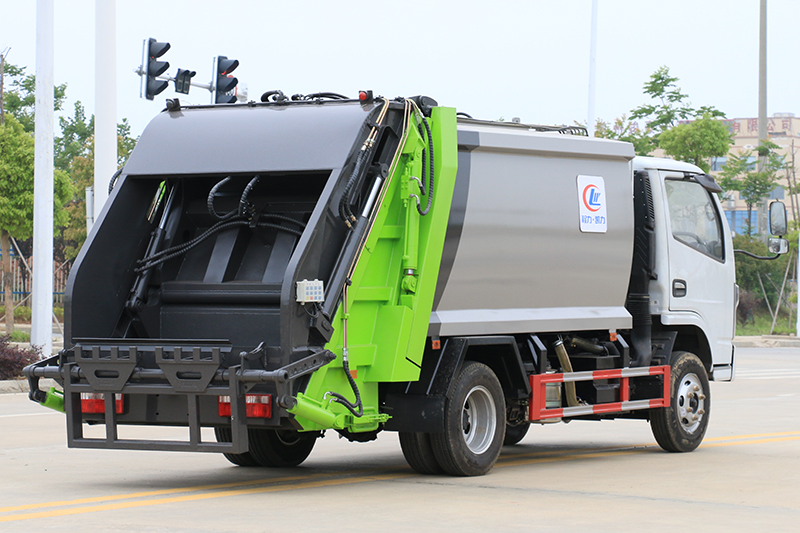 6立方東風(fēng)壓縮車 程力威4噸清運(yùn)車