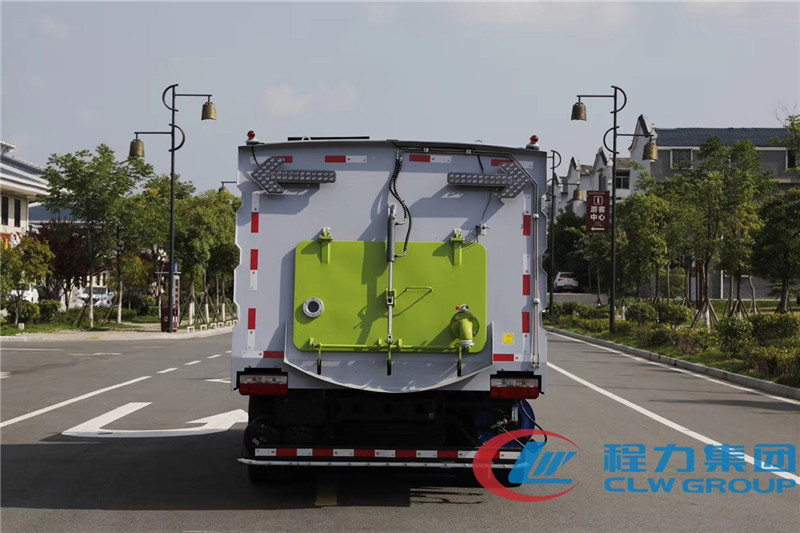 國(guó)六大多利卡9噸（4水/5塵）洗掃車(chē)
