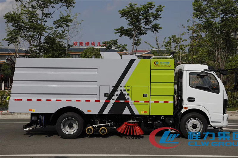 國(guó)六大多利卡9噸（4水/5塵）洗掃車(chē)