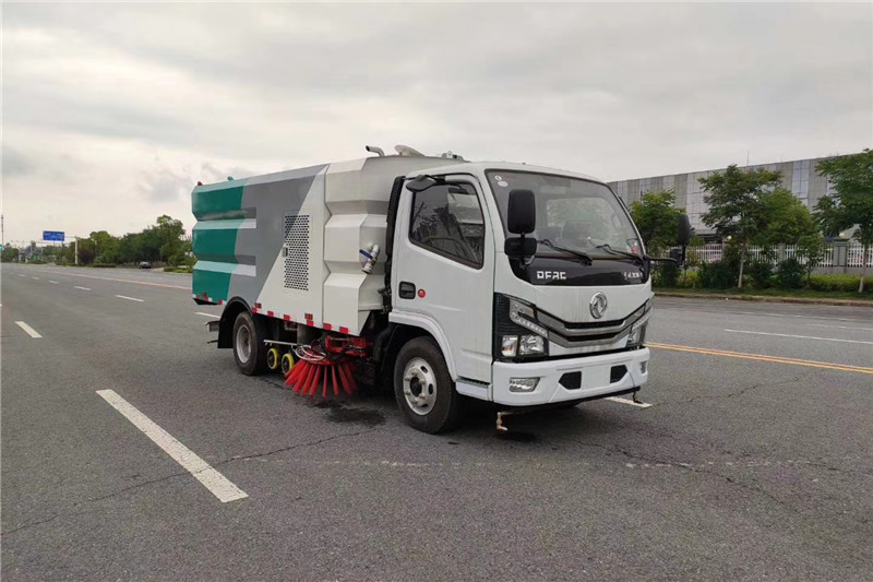國六小多利卡5噸(3.5水/2.5塵）洗掃車