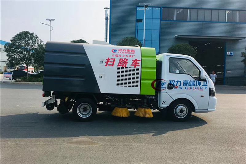 國(guó)六東風(fēng)途逸3方（0.5水/2塵）掃路車