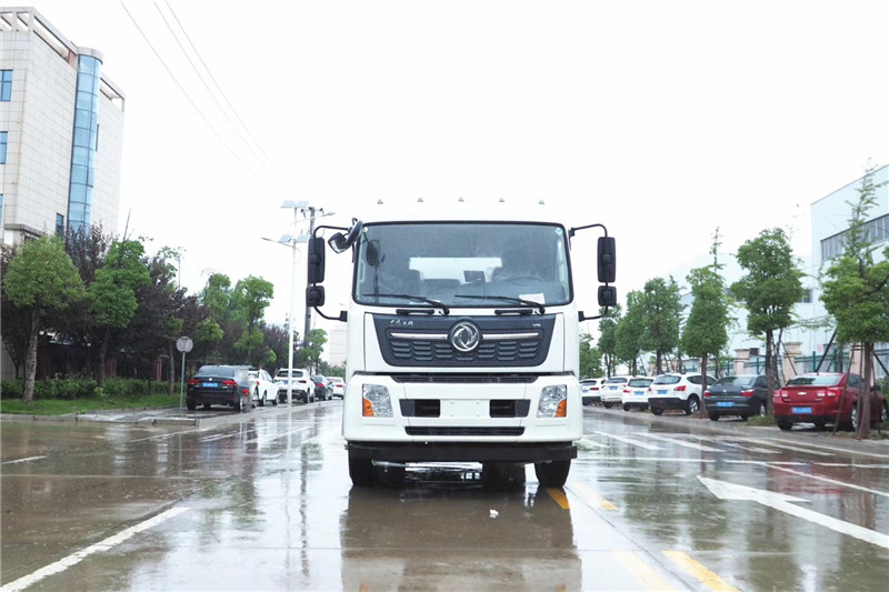 國六東風(fēng)天龍后八輪 20噸 噴霧車