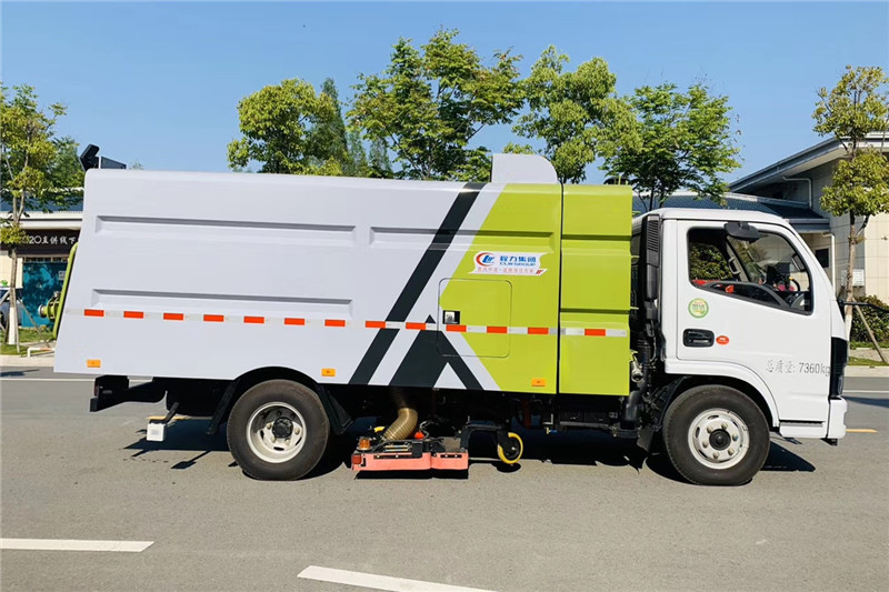 國(guó)六小多利卡5噸（1水/4塵）吸塵車