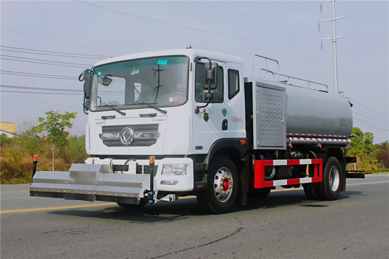 國六東風(fēng)D9  11方路面清洗車