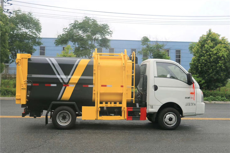 國六凱馬4方側(cè)裝壓縮垃圾車