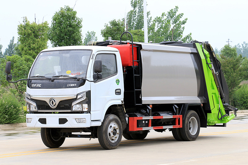 6立方東風(fēng)壓縮車 程力威4噸清運(yùn)車
