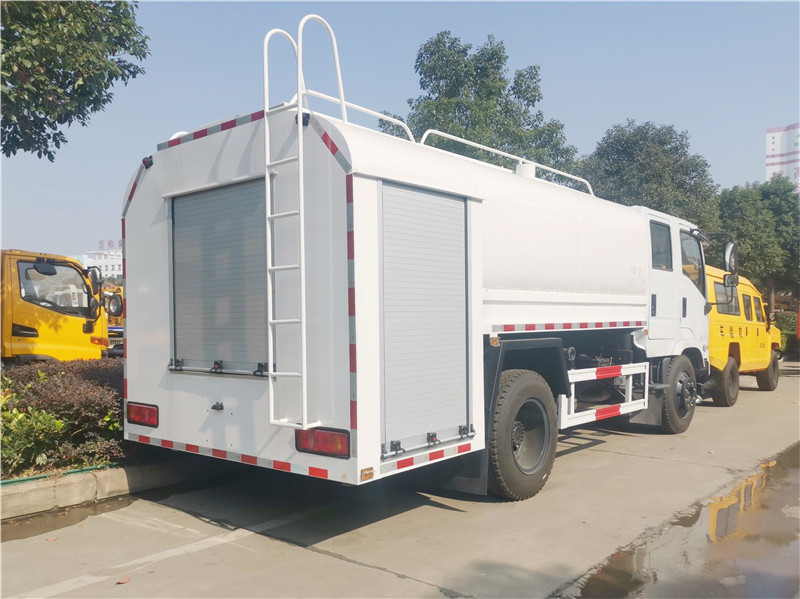 東風(fēng)雙排7.5噸消防灑水車(chē)
