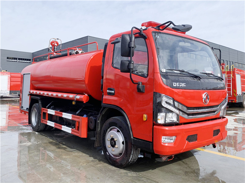 東風(fēng)7.5噸消防灑水車