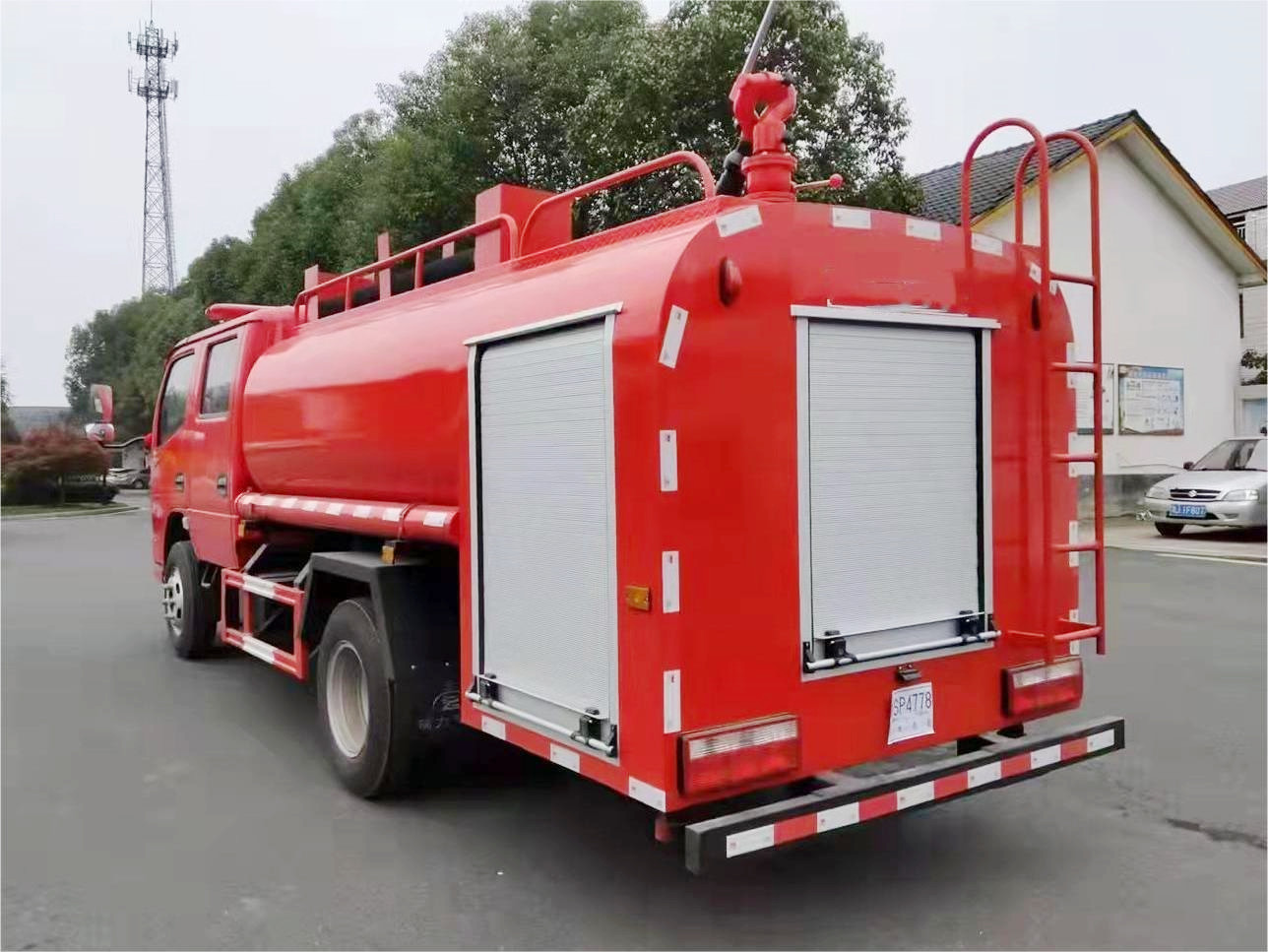 東風(fēng)雙排3.5噸消防灑水車