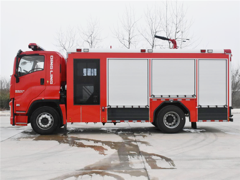 五十鈴6噸泡沫消防車（獨(dú)立乘員室）
