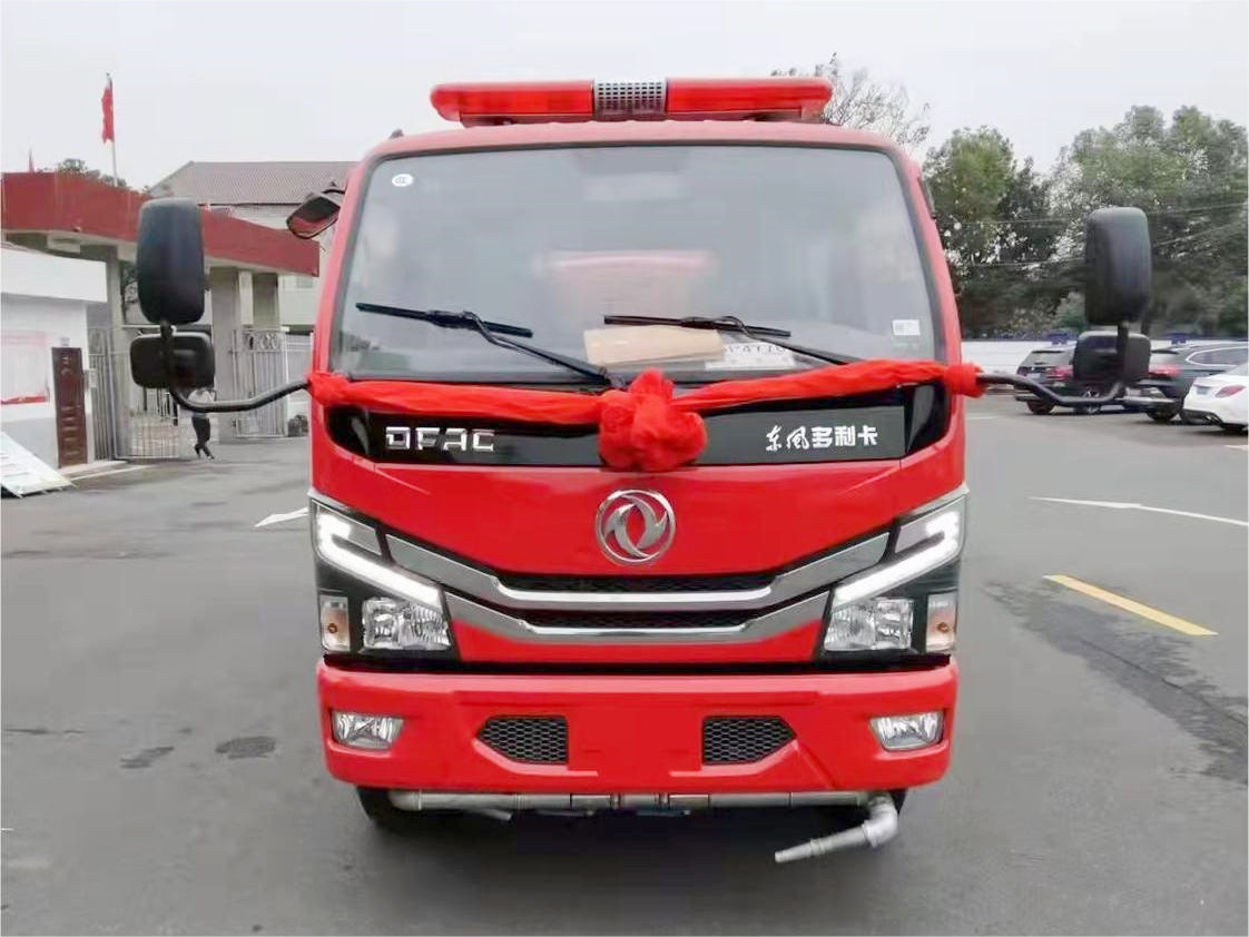 東風(fēng)雙排3.5噸消防灑水車