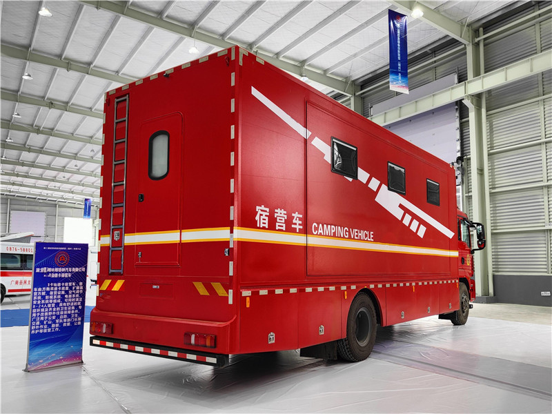 汕德卡宿營車