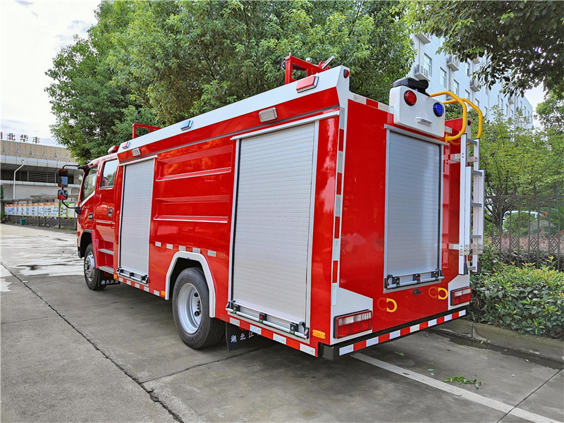 東風(fēng)5噸水罐消防車