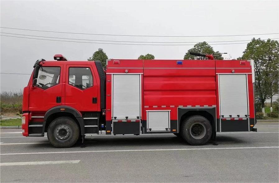 解放8噸泡沫消防車(chē)