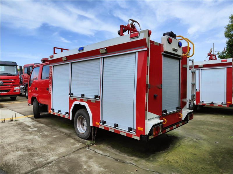 五十鈴2噸水罐消防車