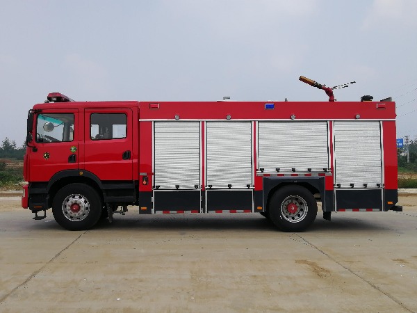 東風(fēng)7噸泡沫消防車