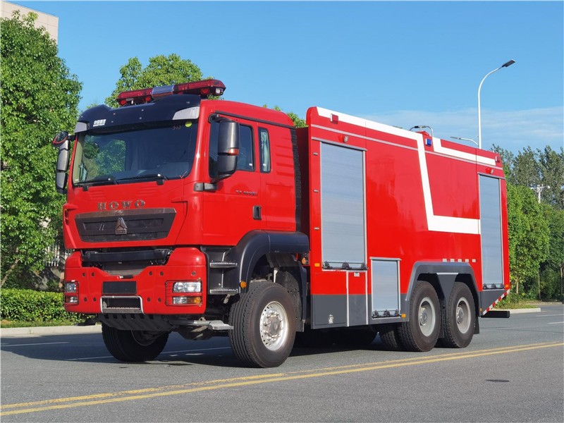 豪沃18噸六驅(qū)越野泡沫消防車