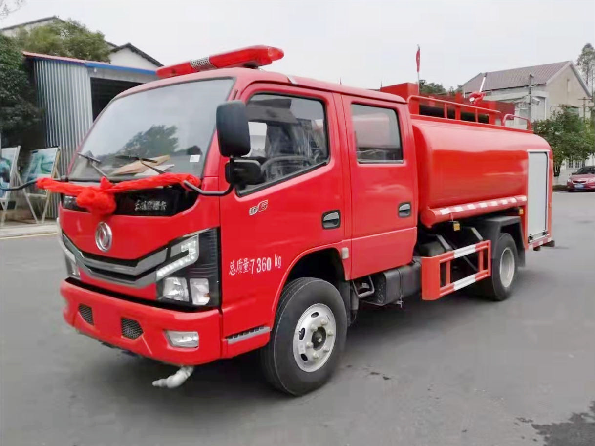 東風(fēng)雙排3.5噸消防灑水車
