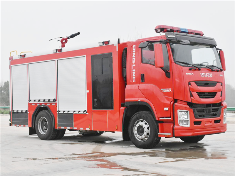 五十鈴6噸泡沫消防車(chē)（獨(dú)立乘員室）