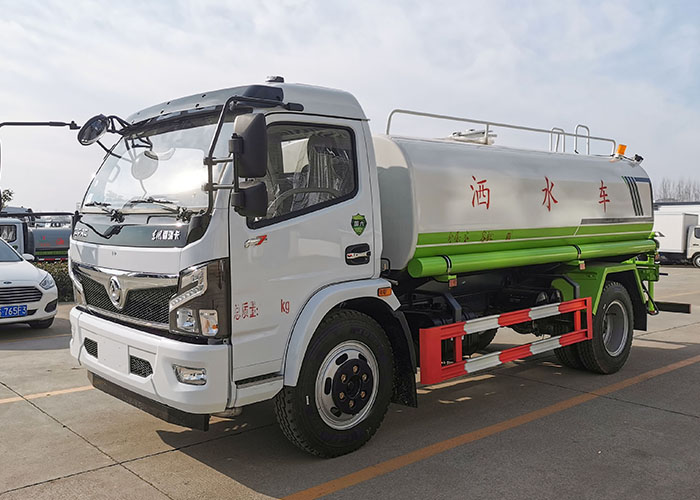 隨州灑水車遠(yuǎn)近聞名，武漢客戶來廠提車！