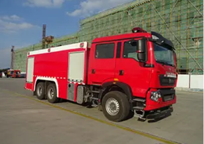 重汽豪沃12噸泡沫消防車