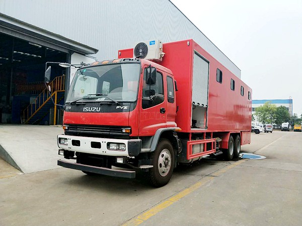淋浴車