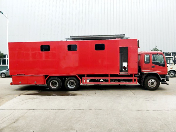 淋浴車