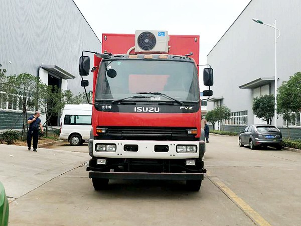 淋浴車