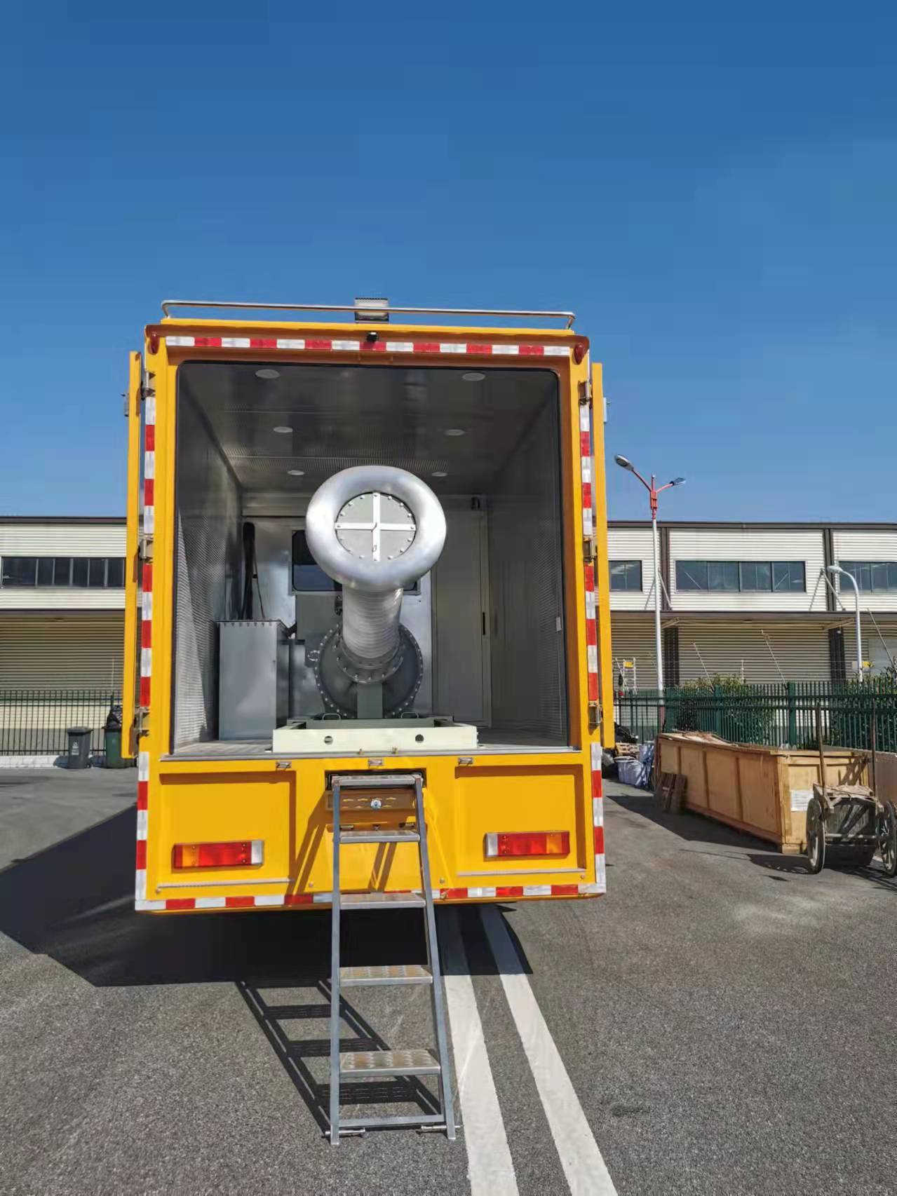 依維柯電力檢測車