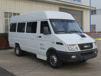 依維柯運(yùn)兵車