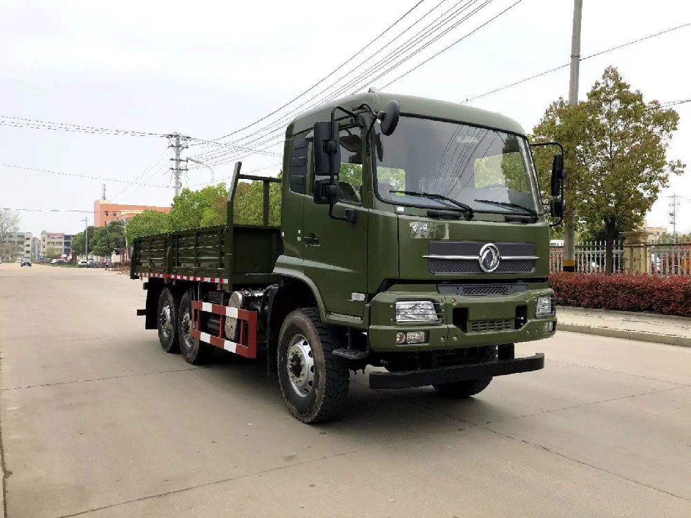 六區(qū)6*6越野載貨汽車