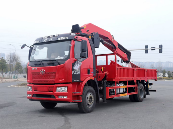 解放隨車起重運(yùn)輸車