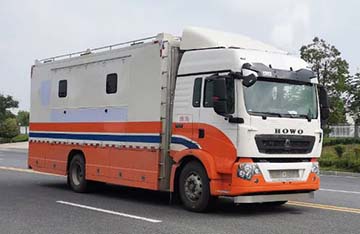 重汽豪沃炊事車（13噸）