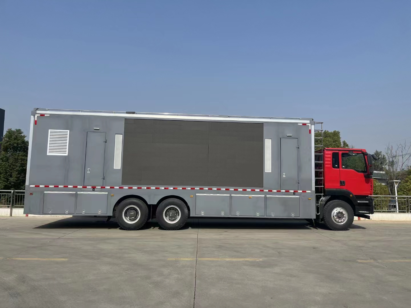 汕德卡消防宣傳車