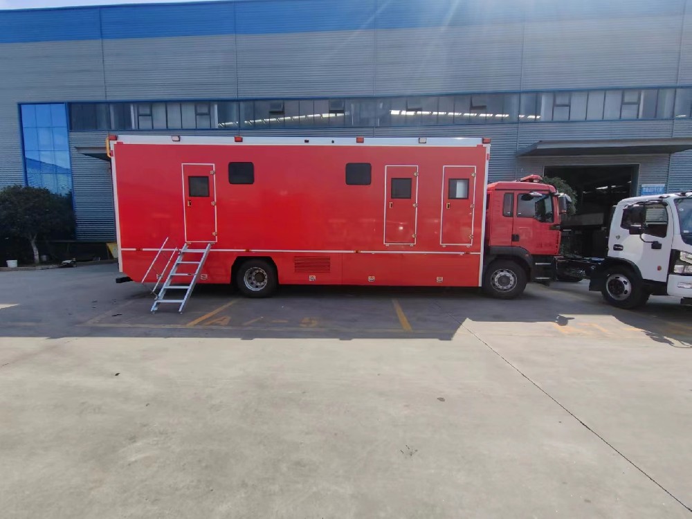 汕德卡廁所車