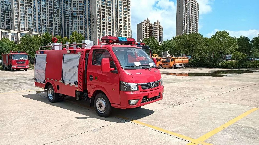 東風(fēng)途逸藍牌1.2噸水罐消防車