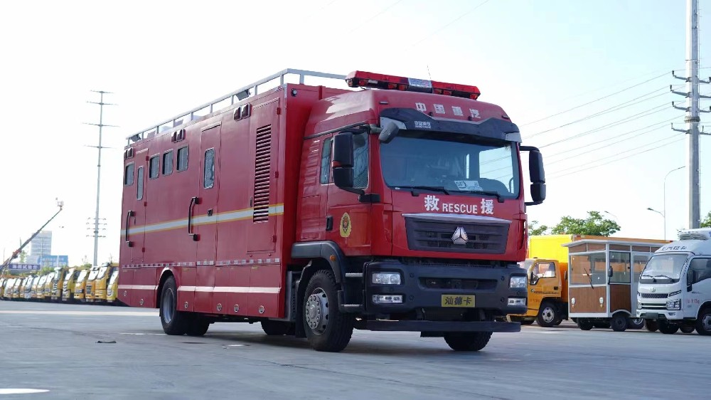 廁所車5人