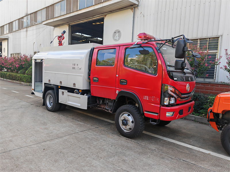 東風(fēng)越野四驅(qū)消防灑水車