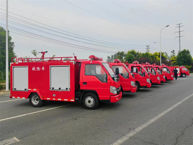 10臺(tái)1.5噸水罐消防車發(fā)往山西