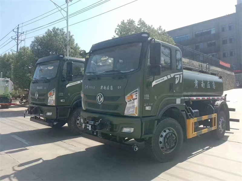 四驅(qū)灑水車 東風(fēng)專底DIL 10噸灑水車