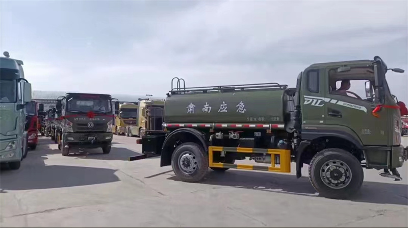四驅灑水車 東風專底DIL 10噸灑水車