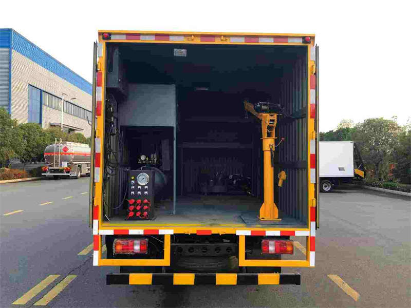 重汽豪沃檢修車