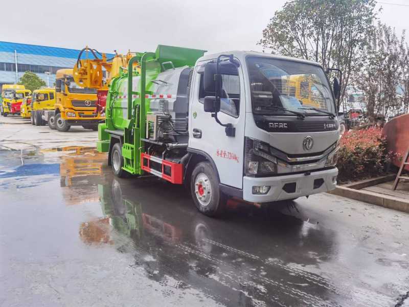 5方餐廚垃圾車(chē)現(xiàn)車(chē)一臺(tái)