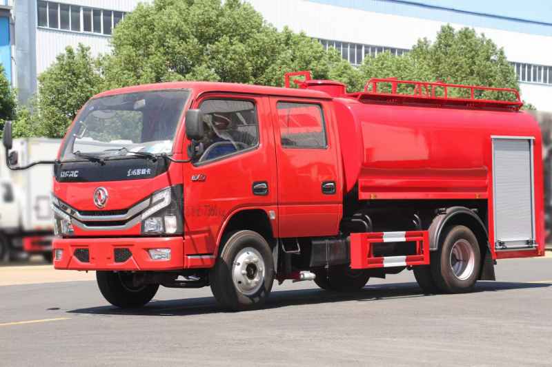 4噸消防灑水車-東風(fēng)雙排消防灑水車