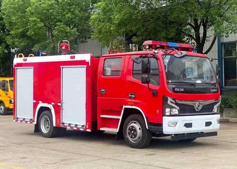 東風(fēng)大福瑞卡4噸水罐消防車