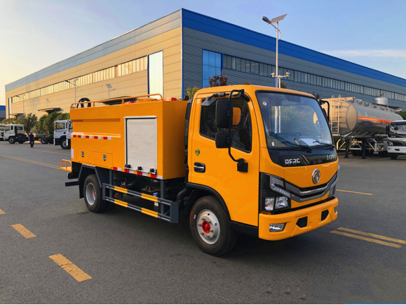 東風(fēng)4.5方藍(lán)牌高壓清洗車